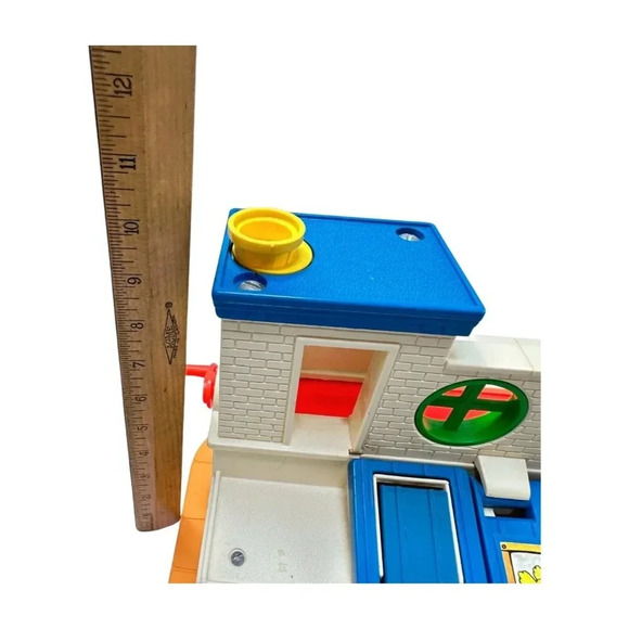 Vintage Fisher Price Play Family Sesame Street Clubhouse w 4 Figures 1976 - Picture 11 of 13